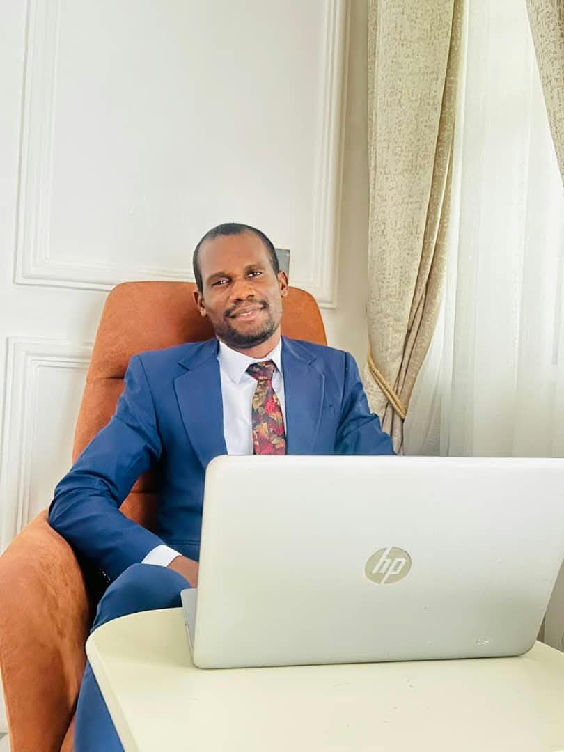 MR. AYOOLUWA ADEBISI, Groomsman